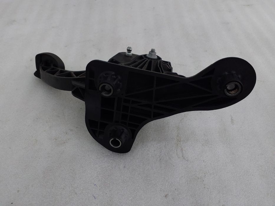 Pedal da embraiagem PEUGEOT 208 II
