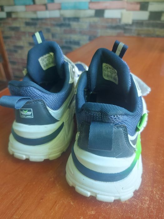 Кросівки на хлопчика