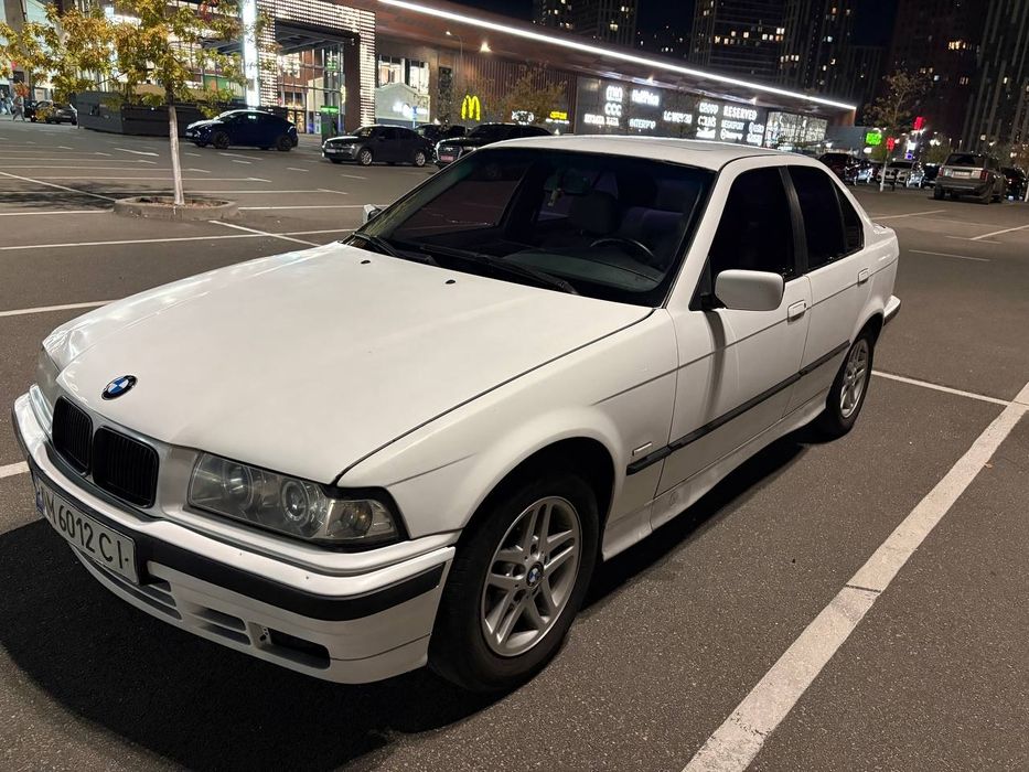 Продам автомобіль  BMB E36