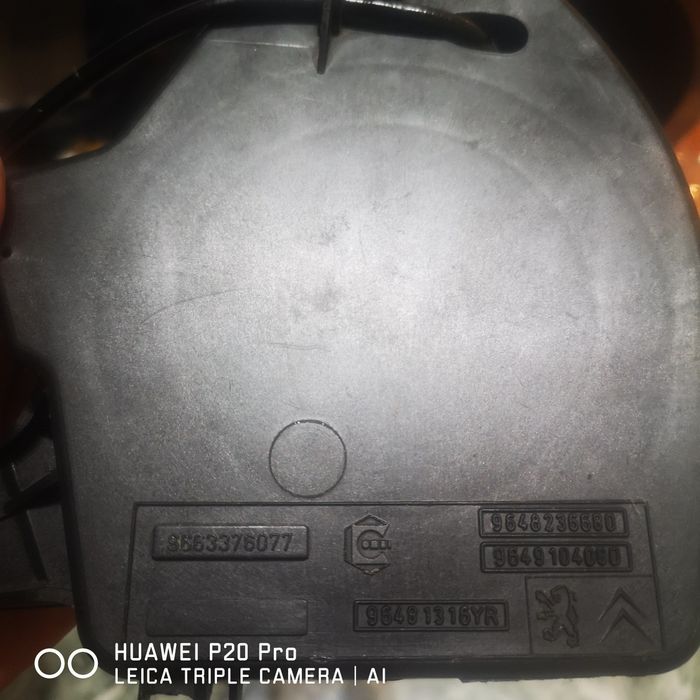 Suporte para pneu sobresselente Peugeot e Citroen