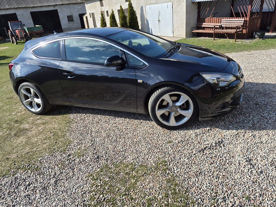 Opel Astra GTC 2.0  sprzedam