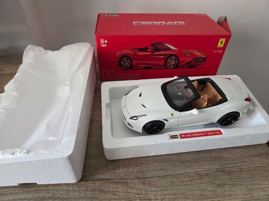Ferrari California T (open top) 1:18 Burago Signature Series