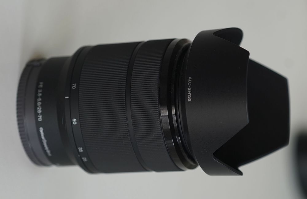 Sony A7 II + Lente 28–70mm + Acessórios | Excelente Estado