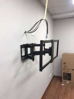Установка телевізора на стіну Подвес телевизора 32 50 55 65 75 дюймов