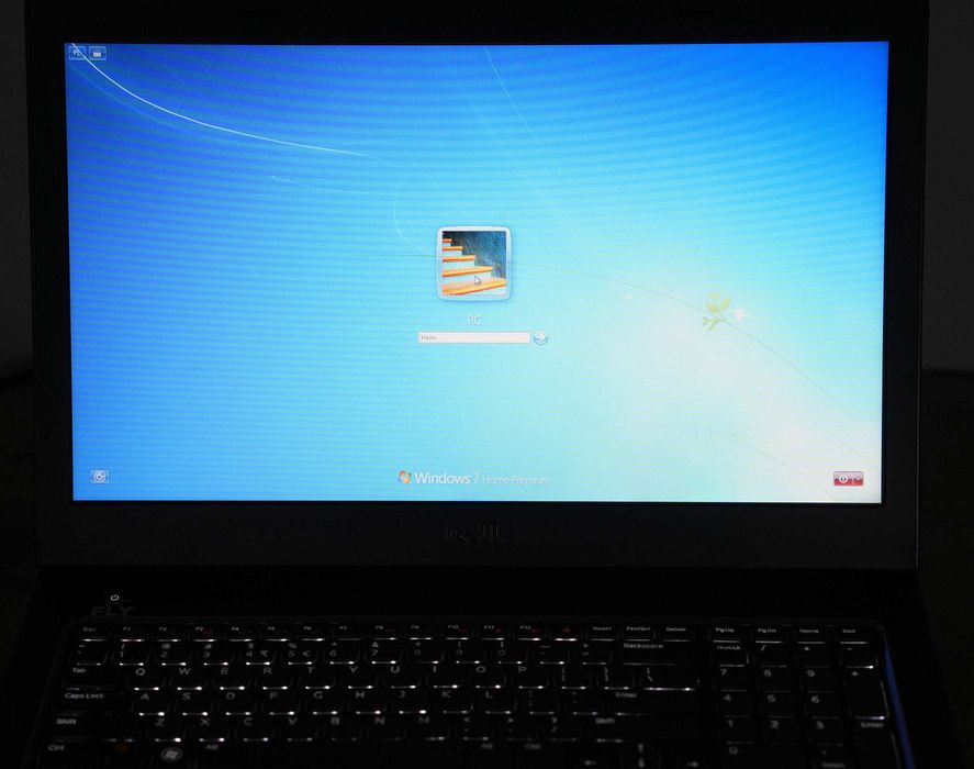 DELL Vostro 3750 Win7 17,3" i7-2670QM 2.20GHz 8GB S-ATA 750GB GT 525