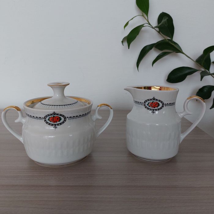 Cukiernica i mlecznik z porcelany
