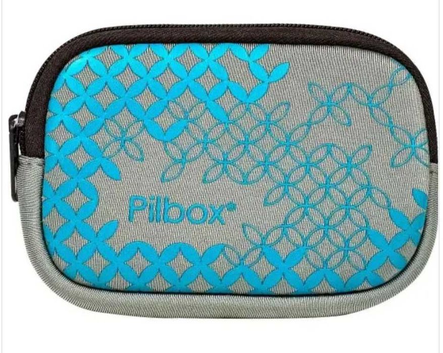 Carteira para medicação azul/cinza, marca "PILBOX"