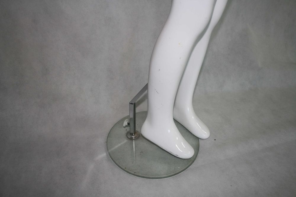 Całopostaciowy manekin dzieciecy