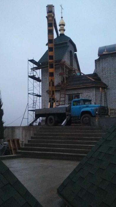 Аренда автовышки 17, 22, 30, 32 м. Услуги автовышки с электриком