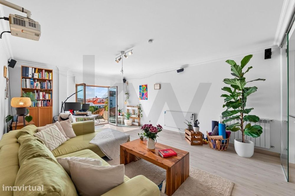 Excelente Apartamento T2 com Vista Mar e Estacionamento – Ericeira
