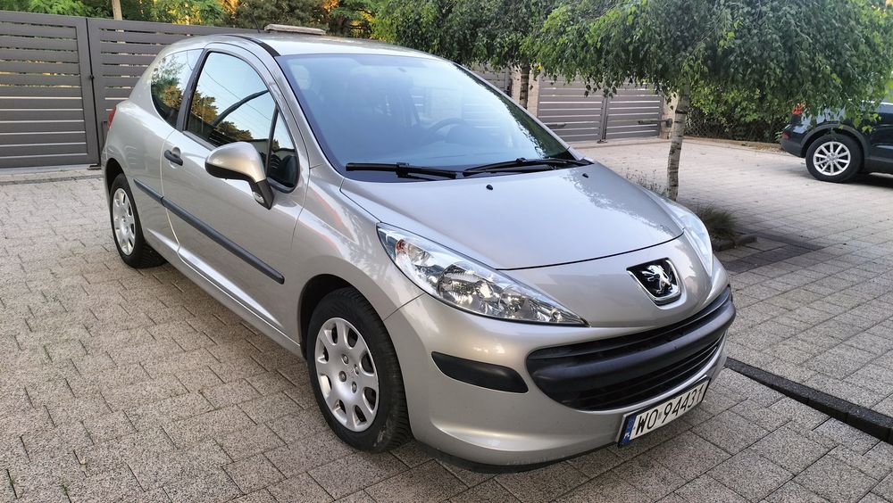 Sprzedam peugeot 2007 1.4 benzyna idealny