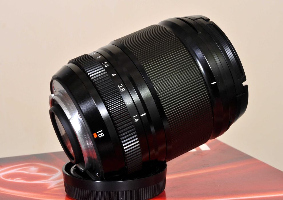 Fuji X-E5 novo + XF 18mm F: 1.4 R LM WR em garantia. Bateria extra.