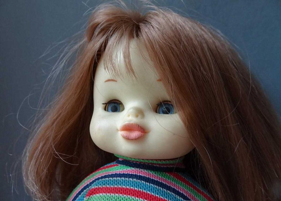 Antiga boneca Milly da Famosa