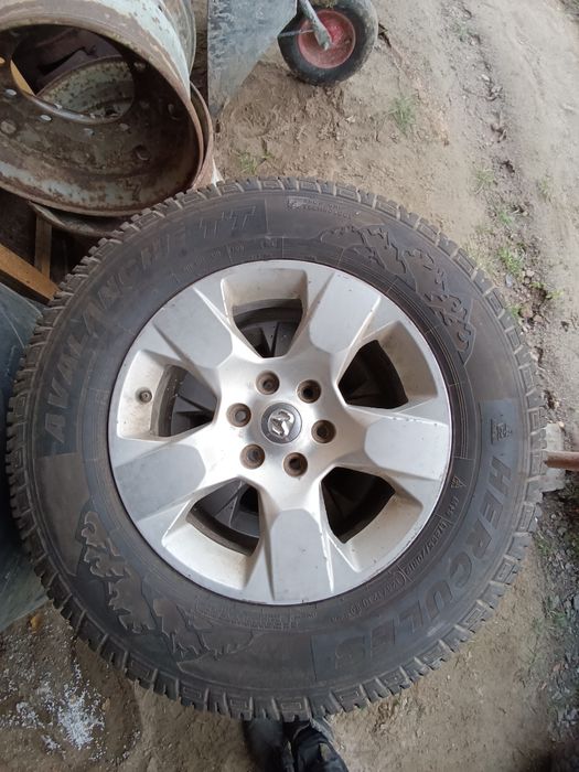 Opony zimowe RAM 265/70r18