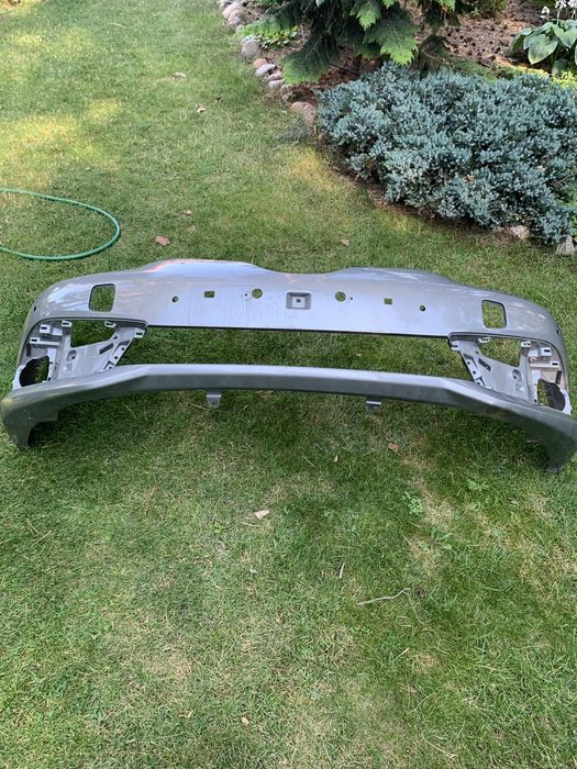 Zderzak przedni toyota