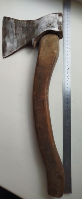 Топор. Кованое лезвие. СССР. Фигурная ручка