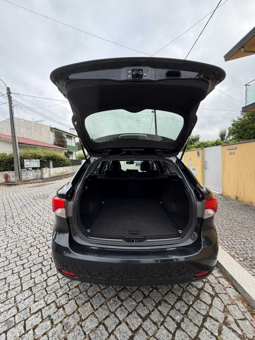 Toyota Avensis 2.0 D4D - 2012