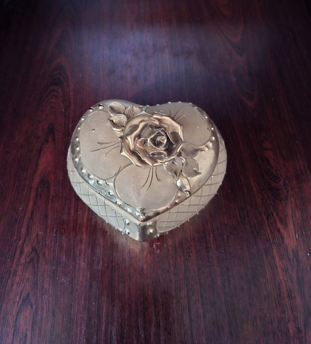 Скринька для прикрас