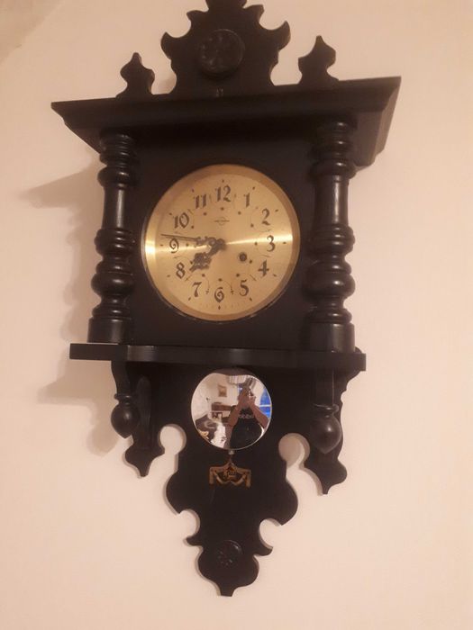 Zegar wiszący czarny Metron na chodzie