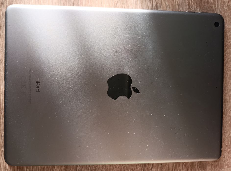 iPad 6 (2018) 9.7" A1893 — Під ремонт / запчастини