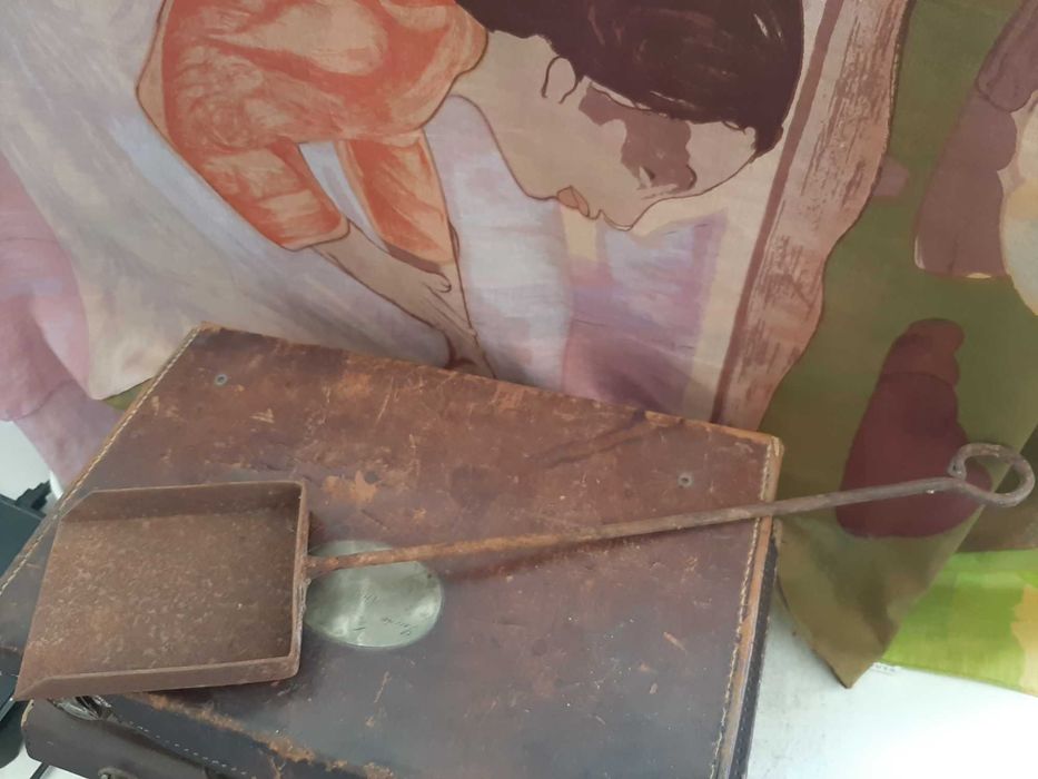 Pá para Cinzas de Lareira, em ferro forjado.