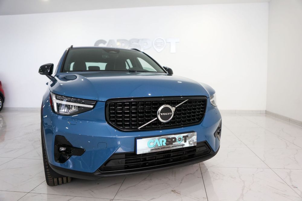 Volvo XC 40 2.0 B3 Plus Dark