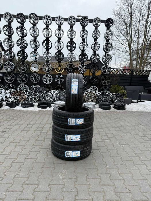 Opony letnie Toyo Proxes comfort 225/40/19 z 2022 roku.