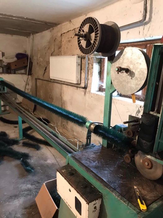 Верстат для виробництва штучних ялинок і хвої