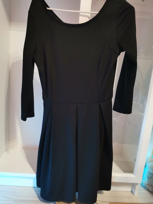 Czarna sukienka Reserved rM