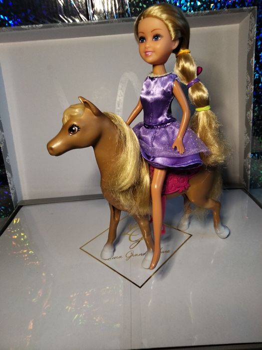 Кінь для Barbie від Mattel 2012 року