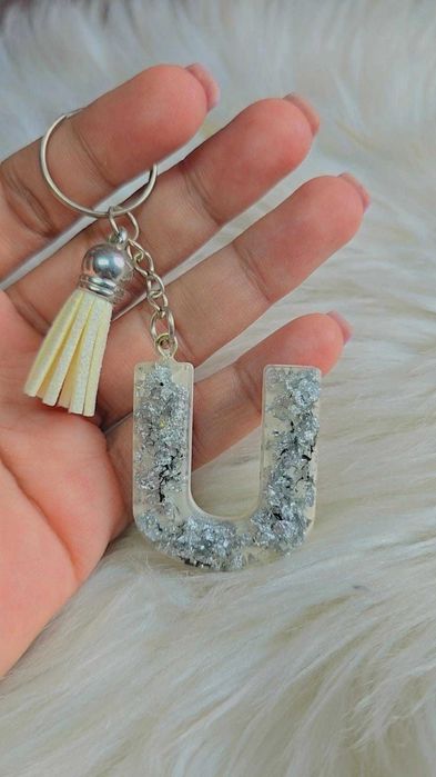 Porta-chaves de letras em resina. Preço especial para revendedoras
