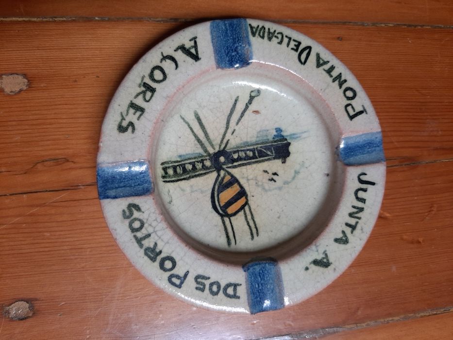 Cinzeiro em cerâmica da Fábrica Vieira Açores