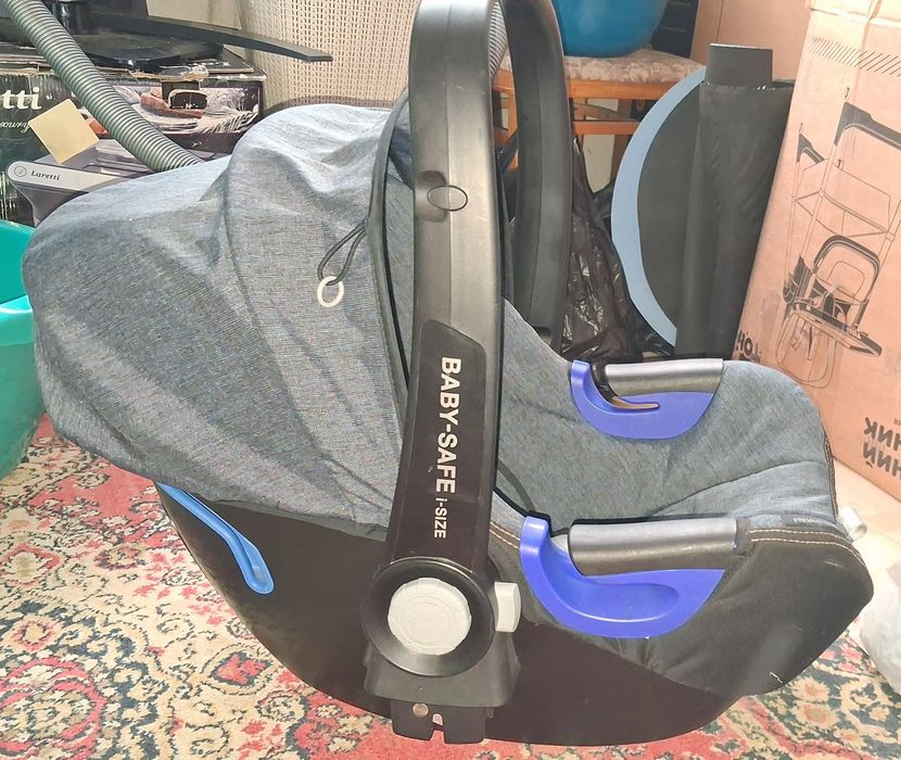 Продам автолюльку.