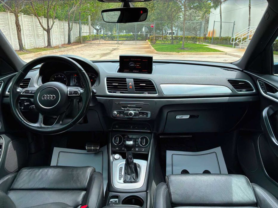 Audi Q3 Premium      2018