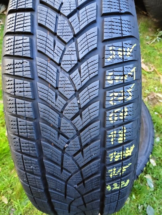 Goodyear ultra Grip gen 1 performance SUV 225.60.18.104v7.5 mm z 48.20