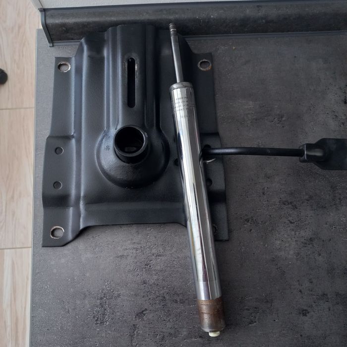 Запчастини до крісел.