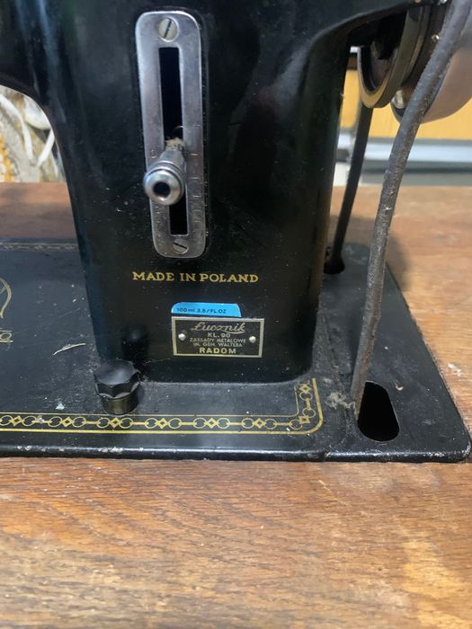 Швейна машинка старовинна