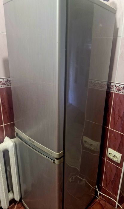 Продам холодильник
