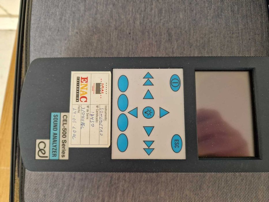 Sonómetro profissional CEL-500 Series + calibrador CEL-284/2