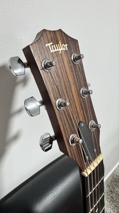Guitarra Taylor 114e