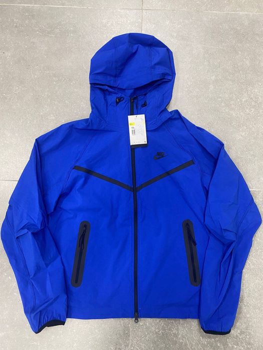 Оригінальна вітровка Nike Tech Woven Jacket  HM7151 в різних кольорах