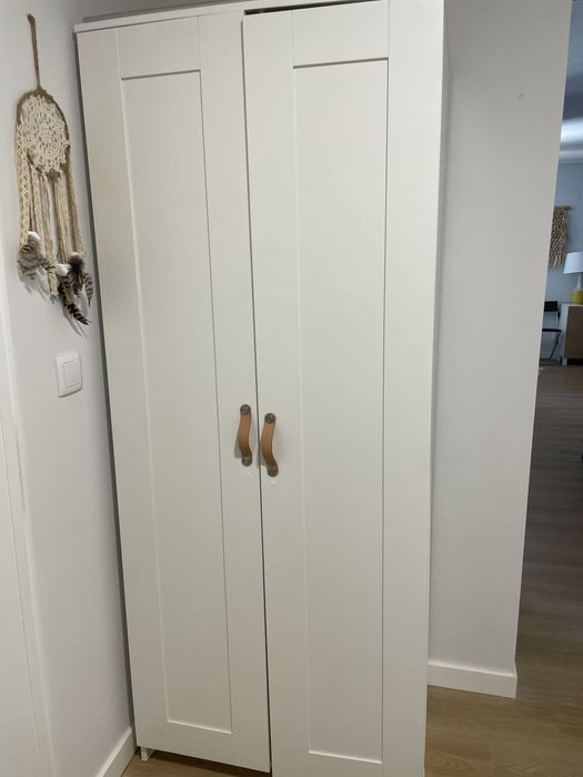 Roupeiro ikea a necwssitar de ajuste