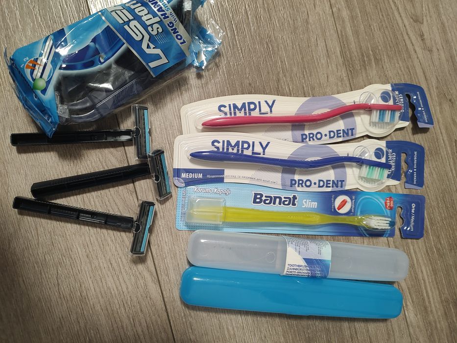 Футляр для щітки,зубна та бритва