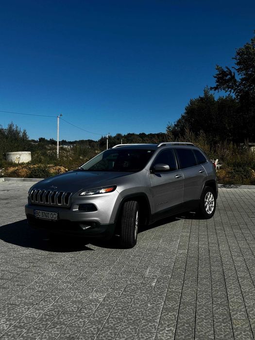Jeep Cherokee 2015 2.4 бензин 4x4