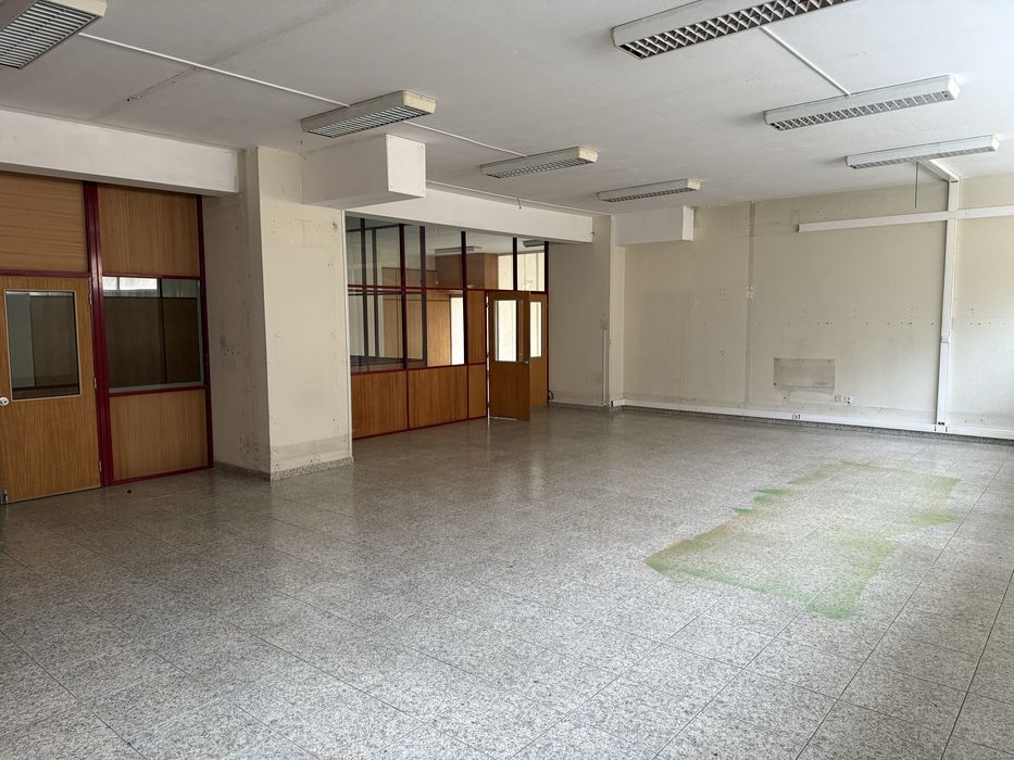 Arrenda-se Loja Centro Santo Tirso