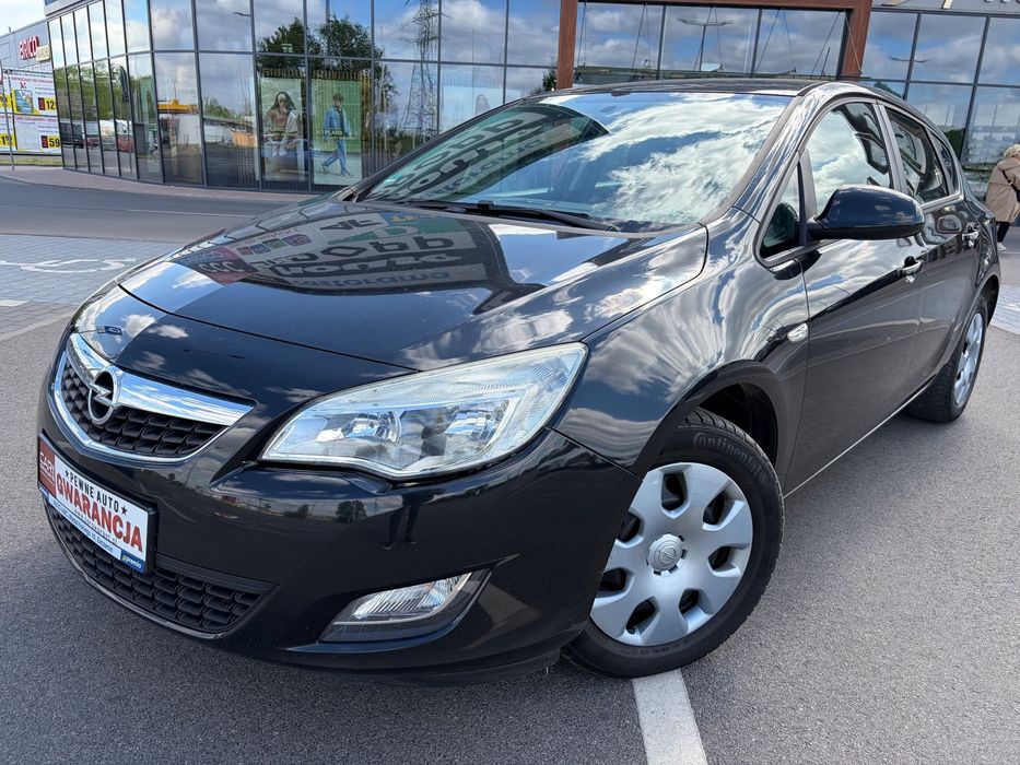 Opel Astra Zadbany, Czujniki parkowania, Garażowany