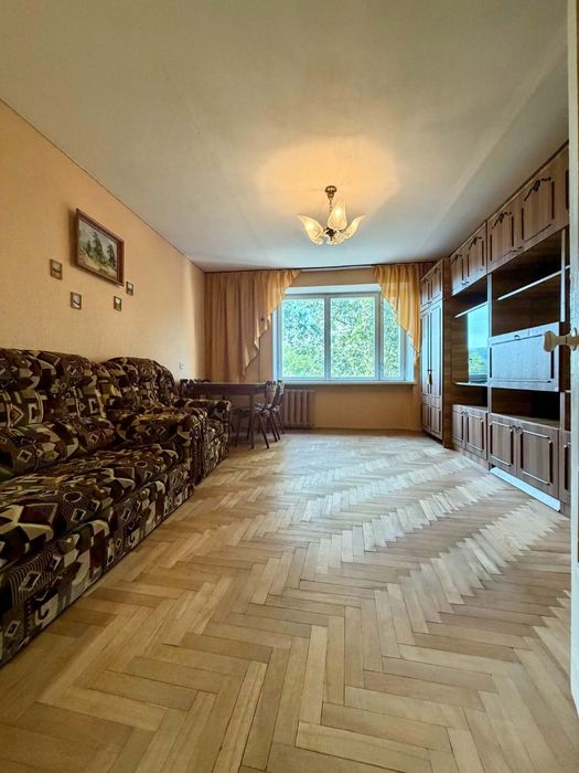 Продаж 2-кімнатної квартири ро вул. Миколайчука, 1а