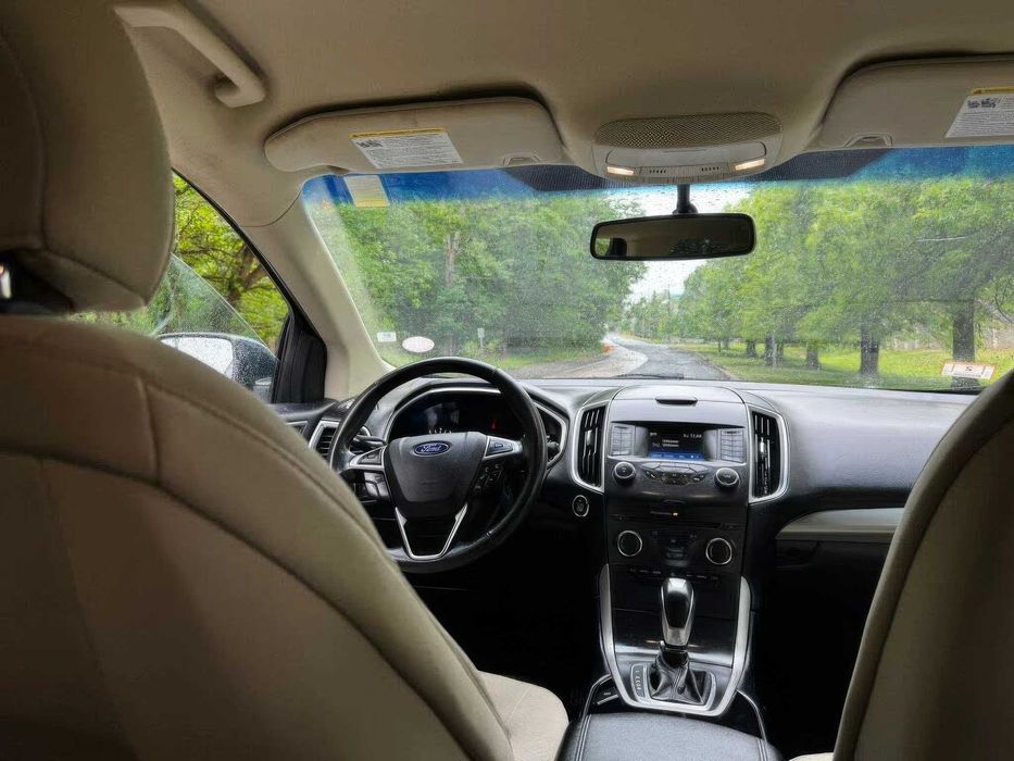 Ford Edge      2017