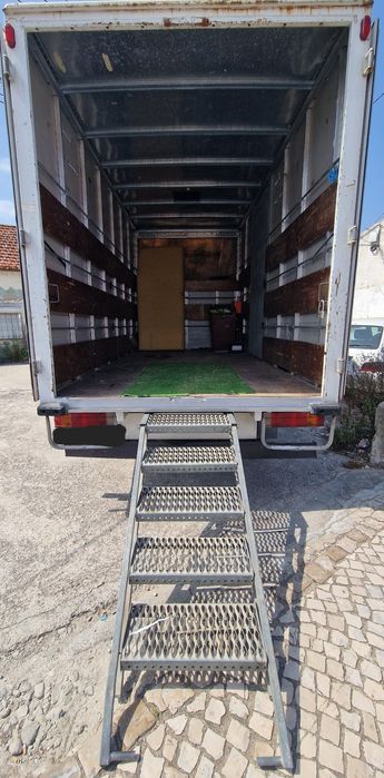 Vários serviços de transporte