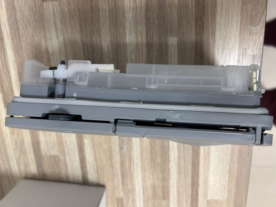 Dozownik tabkegek detergentu do zmywarki Beko